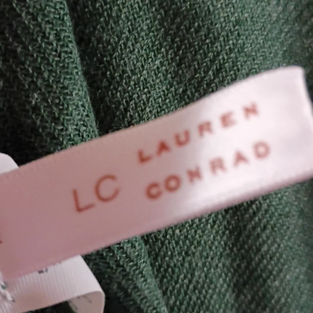 LC Lauren Conrad Green Knit Scarf / Wrap